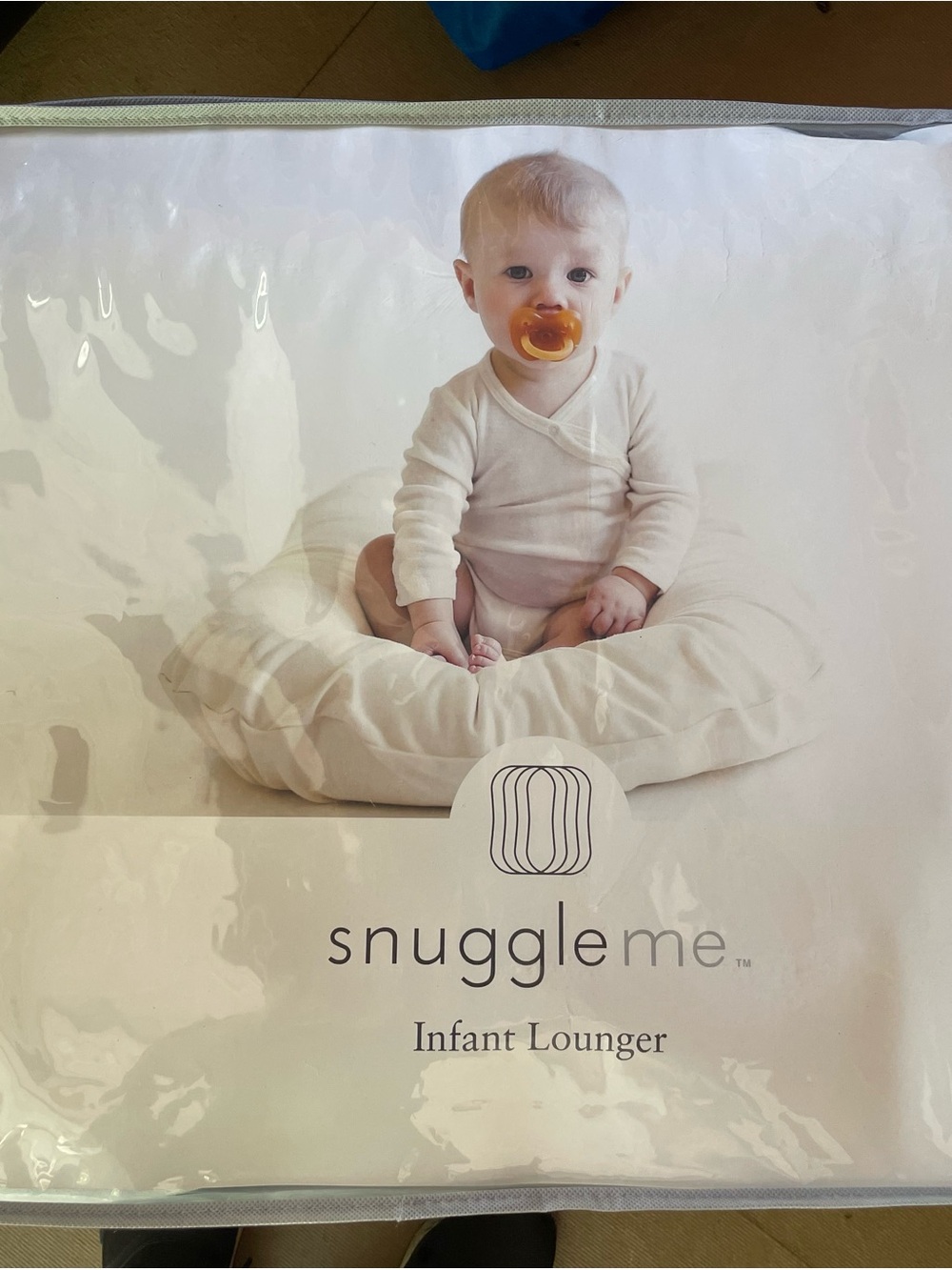 snuggle me Infant Lounger in Cream